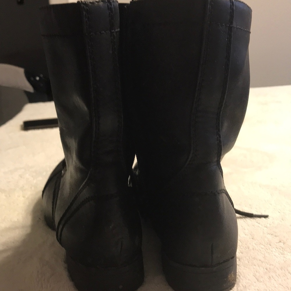 Boots - Picture 3 of 4